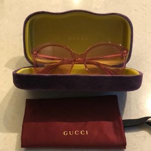 Gucci Monocolor Round Pink Sunglasses